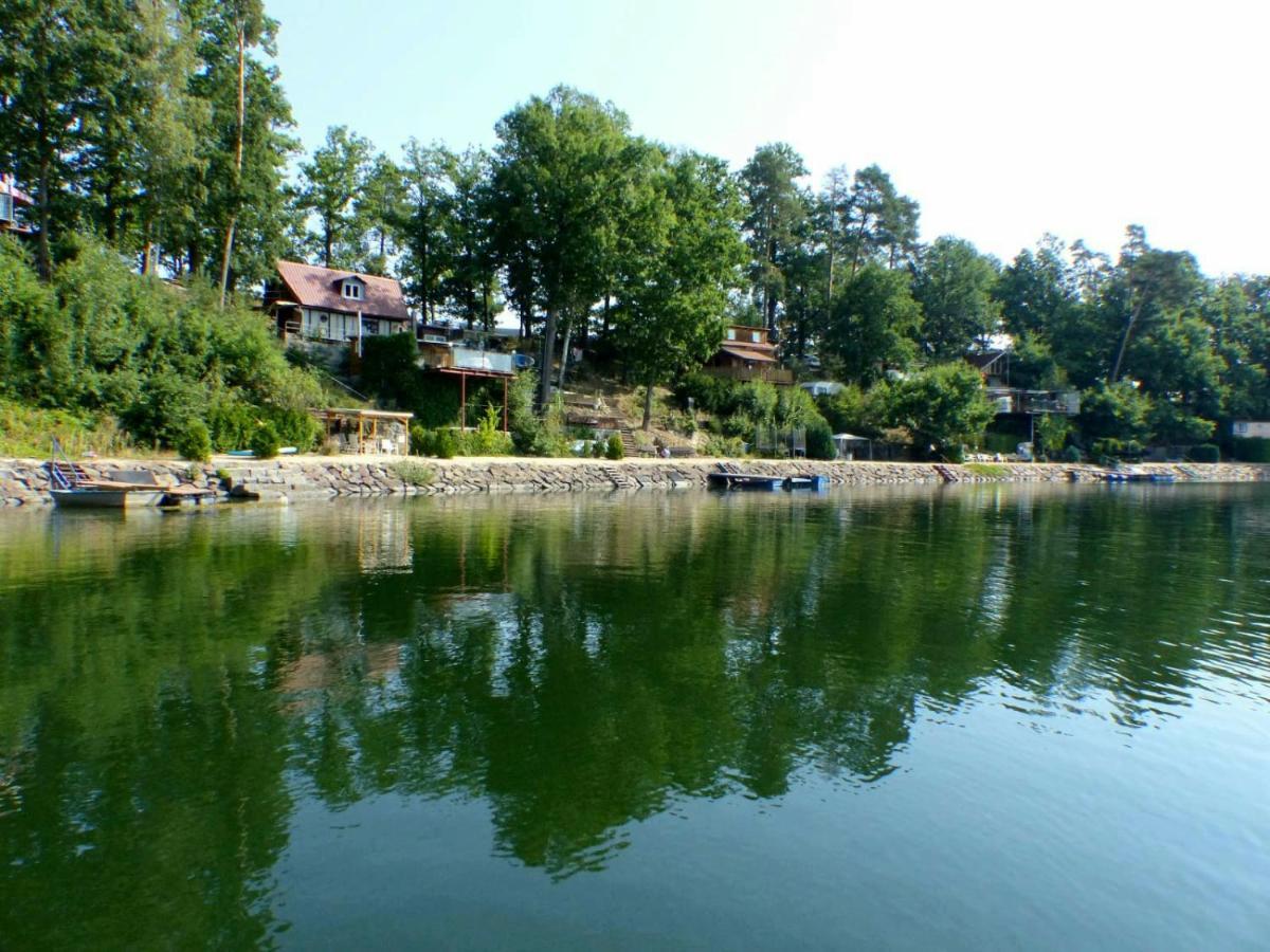 SK Delfín Jesenice Cheb Hotel Buitenkant foto